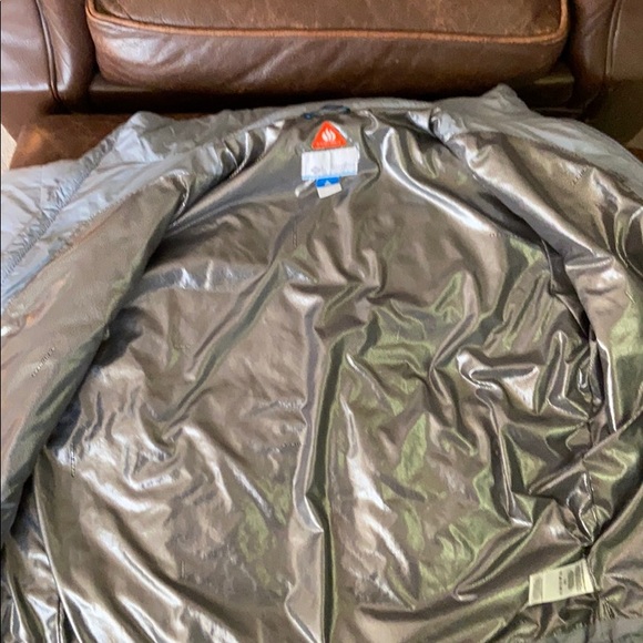 Men’s Columbia down jacket (size XL) - Picture 3 of 4